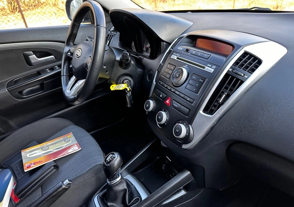 Kia Ceed cena 19999 przebieg: 141000, rok produkcji 2009 z Tarnów małe 466